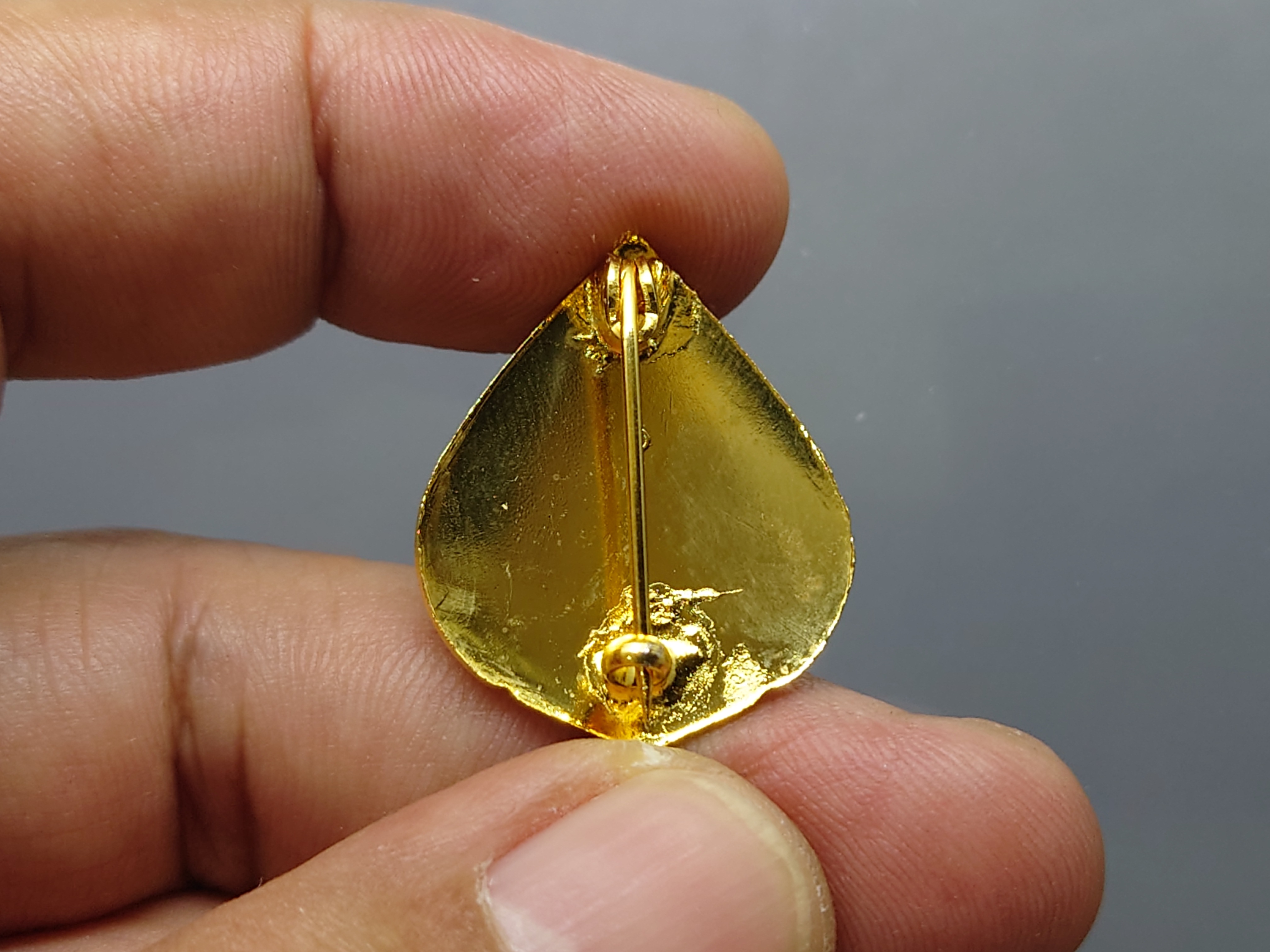 เข็มกลัดที่ระลึก ตราพระราชพิธีกาญจนาภิเษก ร9 บล็อกกษาปณ์ กรมธนารักษ์ จัดสร้าง ปี2539