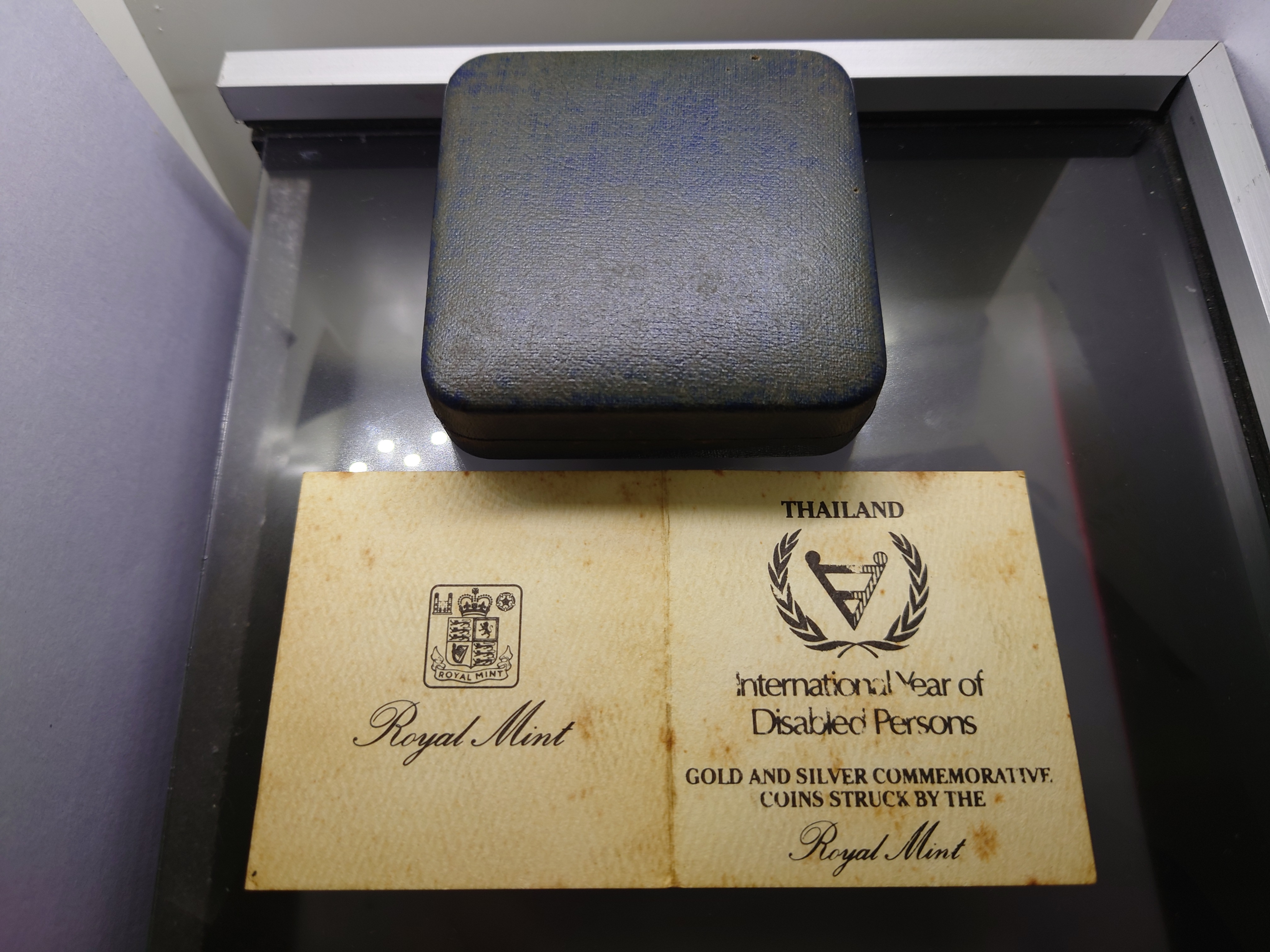 เหรียญเกรด เหรียญเงิน 250 บาท ที่ระลึกปีคนพิการสากล MS 64 NGC พ.ศ.2526 พร้อมกล่องเดิมและใบเซอร์ (หายากมาก)