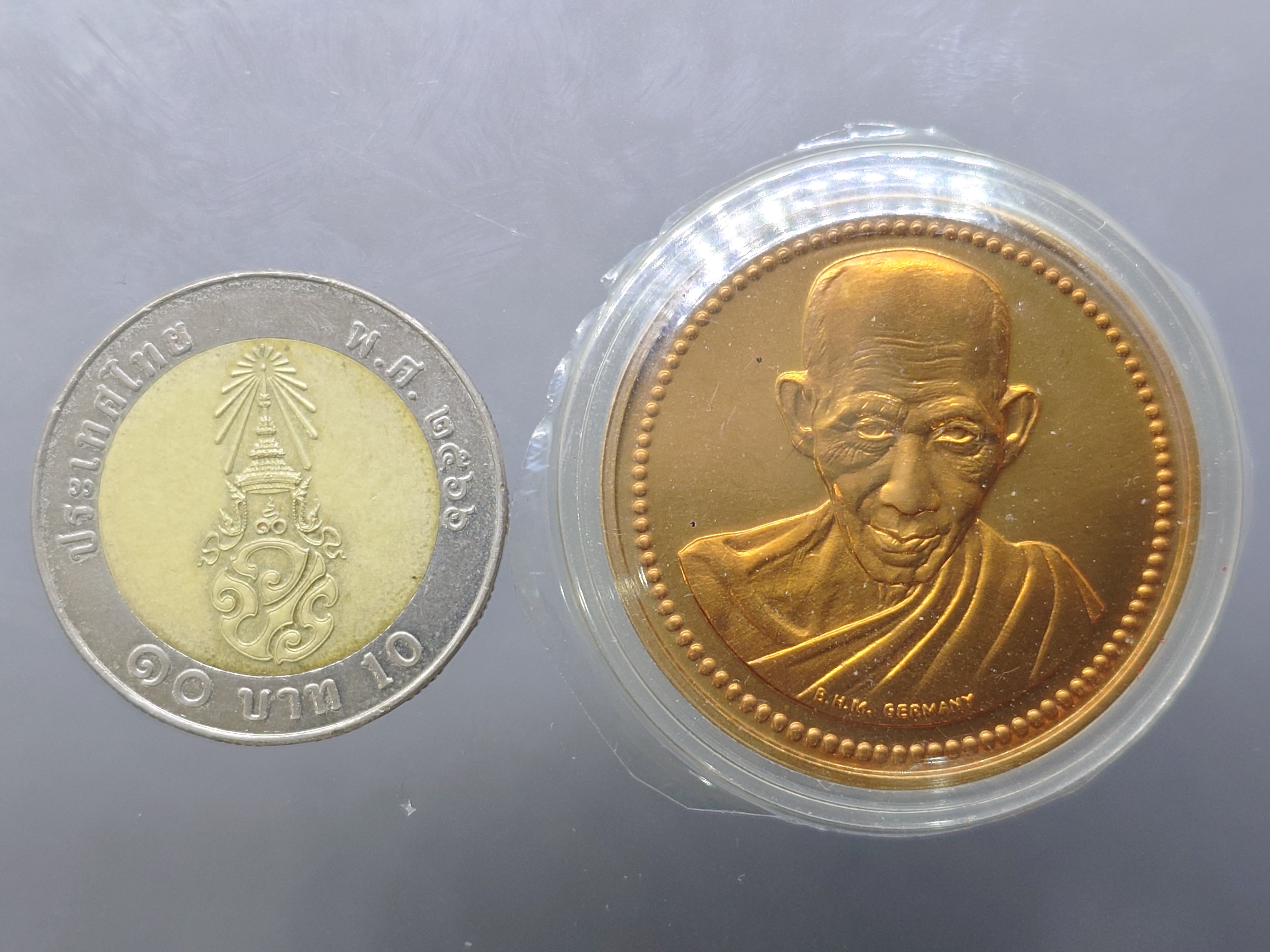 หลวงพ่อเกษม เขมโก เนื้อทองแดงนอก บล็อกเยอรมัน พิธีเสาร์ห้า สุสานไตรลักษณ์ พ.ศ.2537 พร้อมตลับ