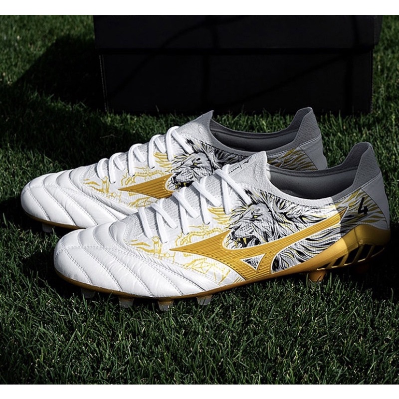 Ramos x Mizuno Neo Beta III Limited