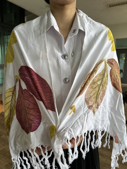 ผ้าพันคอบาติก