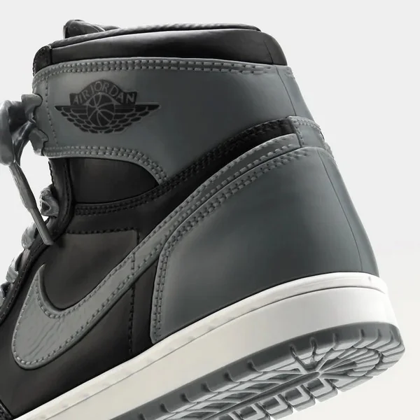 (Plastic Model Kit สำหรับต่อประกอบ) Bandai Nike Air Jordan 1 High 85 Shadow and Reverse Shadow Model Kit 4573102692498