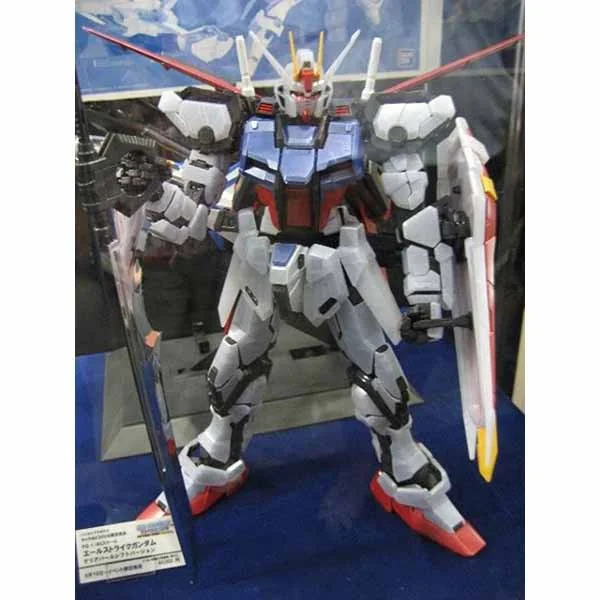 Bandai PG Aile Strike Gundam + Skygrasper Clear Pearl Ver. (C3 2006 Limited) 4543112631120 (Plastic Model) Bandai PG Aile Strike Gundam + Skygrasper Clear Pearl Ver. (C3 2006 Limited) 4543112631120 (Plastic Model)