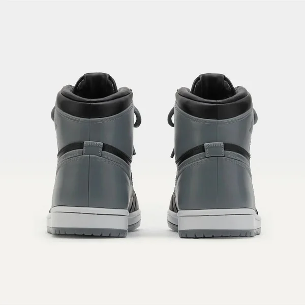 (Plastic Model Kit สำหรับต่อประกอบ) Bandai Nike Air Jordan 1 High 85 Shadow and Reverse Shadow Model Kit 4573102692498