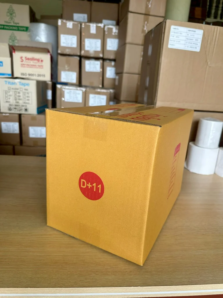 กล่องไปรษณีย์ กล่อง D+11 22 x 35 x 25 cm3 (1 มัด 20 ใบ) กล่องไปรษณีย์ กล่อง D+11 22 x 35 x 25 cm3 (1 มัด 20 ใบ)