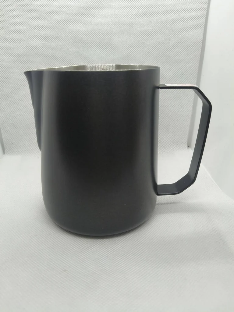 Pitcher milk /พิชเชอร์สแตนเเลสสำหรับทำลาเต้ 600 Ml. Pitcher milk /พิชเชอร์สแตนเเลสสำหรับทำลาเต้ 600 Ml.
