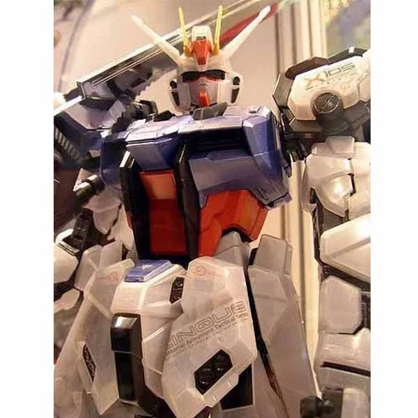 Bandai PG Aile Strike Gundam + Skygrasper Clear Pearl Ver. (C3 2006 Limited) 4543112631120 (Plastic Model) Bandai PG Aile Strike Gundam + Skygrasper Clear Pearl Ver. (C3 2006 Limited) 4543112631120 (Plastic Model)