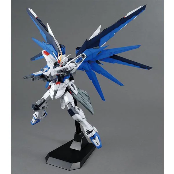 Bandai MG Freedom Gundam Ver 2.0 4573102616111 (Plastic Model) Bandai MG Freedom Gundam Ver 2.0 4573102616111 (Plastic Model)