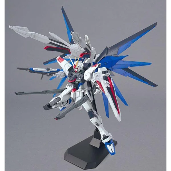 Bandai MG Freedom Gundam Ver 2.0 4573102616111 (Plastic Model) Bandai MG Freedom Gundam Ver 2.0 4573102616111 (Plastic Model)