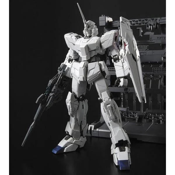 Bandai MG Unicorn Gundam HD Color +MS Cage 4573102672308 (Plastic Model) Bandai MG Unicorn Gundam HD Color +MS Cage 4573102672308 (Plastic Model)