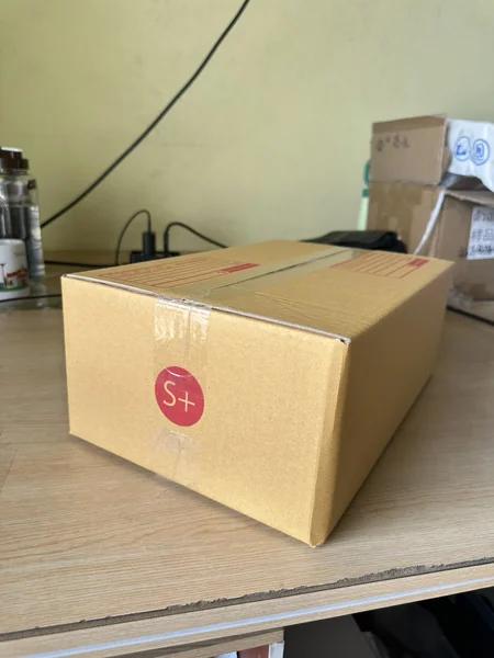 กล่องไปรษณีย์ กล่อง S+ 24 x 37 x 14 cm3 (1 มัด 20 ใบ) image 1 กล่องไปรษณีย์ กล่อง S+ 24 x 37 x 14 cm3 (1 มัด 20 ใบ) image 1