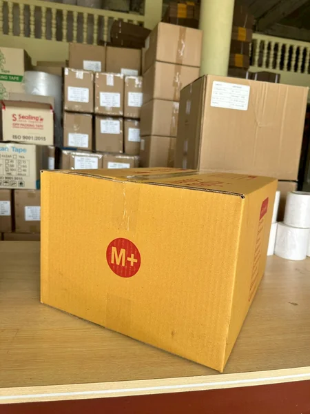กล่องไปรษณีย์ กล่อง M+ 35 x 45 x 25 cm3 (1 มัด 10 ใบ) image 1 กล่องไปรษณีย์ กล่อง M+ 35 x 45 x 25 cm3 (1 มัด 10 ใบ) image 1