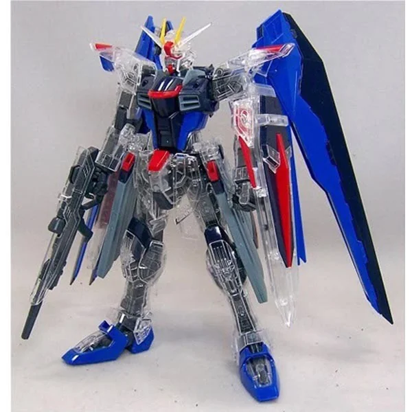 Bandai MG Freedom Gundam Clear Color 4543112462909 (Plastic Model) image 2