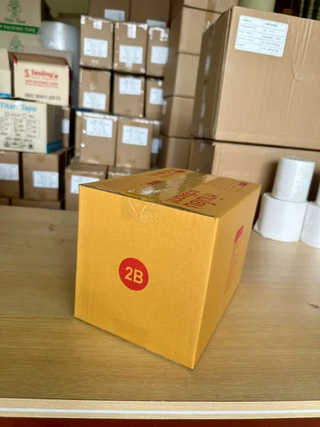 กล่องไปรษณีย์ กล่อง 2B 17 x 25 x 17 cm3 (1 มัด 20 ใบ) image 1 กล่องไปรษณีย์ กล่อง 2B 17 x 25 x 17 cm3 (1 มัด 20 ใบ) image 1