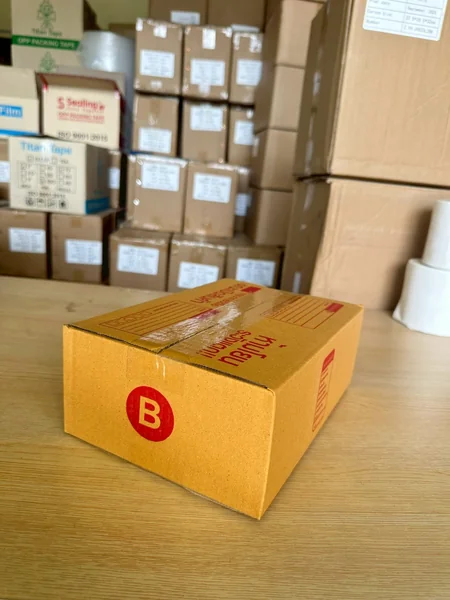 กล่องไปรษณีย์ กล่อง B 17 x 25 x 9 cm3 (1 มัด 20 ใบ) image 1