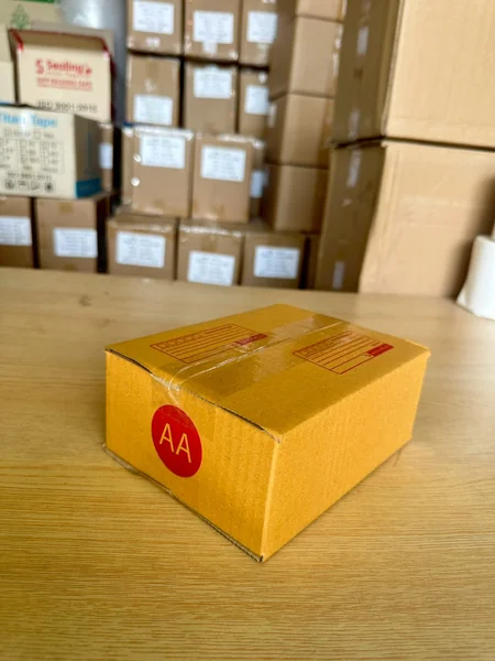 กล่องไปรษณีย์ กล่อง AA 13 x 17 x 7 cm3 (1 มัด 20 ใบ) image 1 กล่องไปรษณีย์ กล่อง AA 13 x 17 x 7 cm3 (1 มัด 20 ใบ) image 1