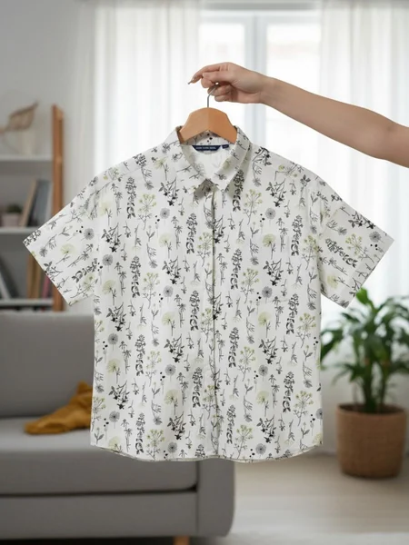 Fern Whisper เสื้อเชิ้ตแขนสั้นสีขาว พิมพ์ลายดอกไม้เล็ก ผ้าใส่สบาย ชิลล์คาแฟ่พักผ่อนสุดสัปดาห์ image 2 Fern Whisper เสื้อเชิ้ตแขนสั้นสีขาว พิมพ์ลายดอกไม้เล็ก ผ้าใส่สบาย ชิลล์คาแฟ่พักผ่อนสุดสัปดาห์ image 2