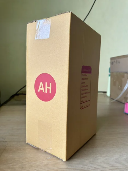 กล่องไปรษณีย์ กล่อง AH 14 x 20 x 35 cm3 (1 มัด 20 ใบ) image 1 กล่องไปรษณีย์ กล่อง AH 14 x 20 x 35 cm3 (1 มัด 20 ใบ) image 1